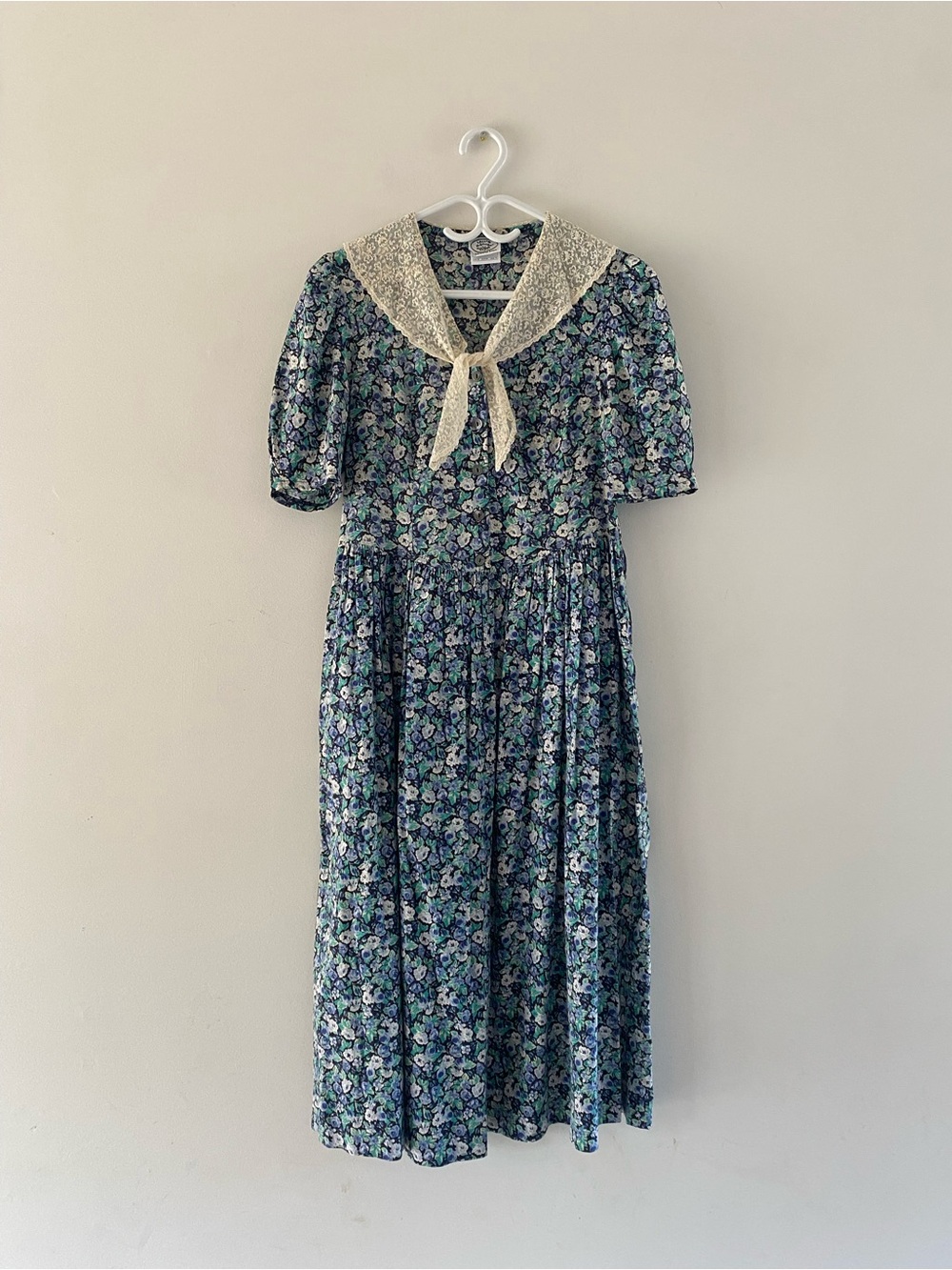 Vintage Floral Navy & Cream Lace Collar Dress
